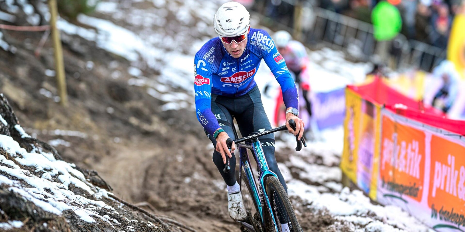 Niels Vandeputte wins again in Waaslandcross after dramatic final meters