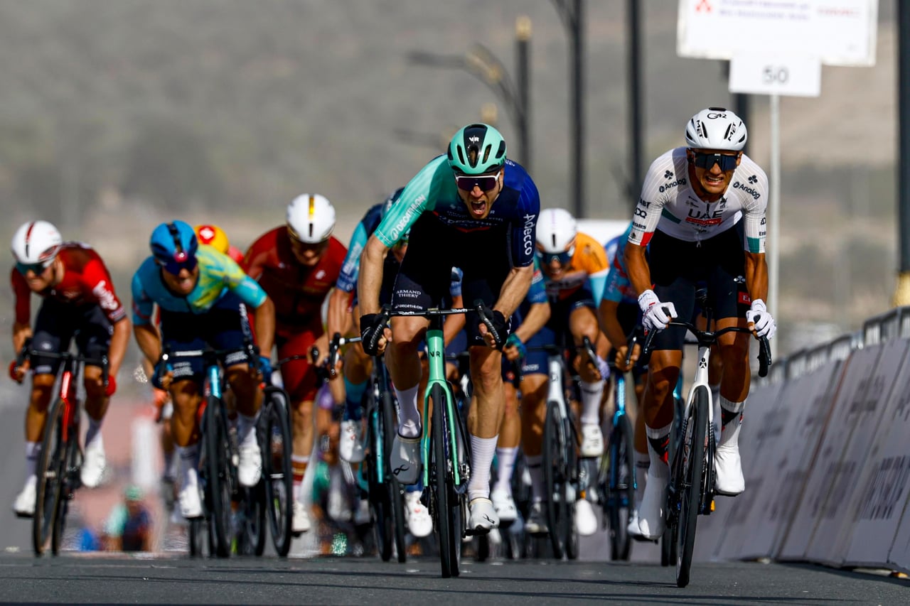 Isaac Del Toro wins bunch sprint ahead of Cees Bol in shortened UAE Tour 2026 opener