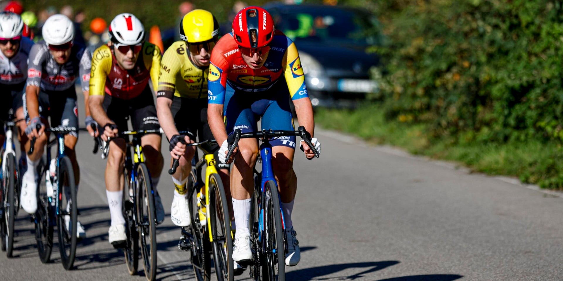 Albert Philipsen compares to Paul Seixas as Mathieu van der Poel does to Tadej Pogacar