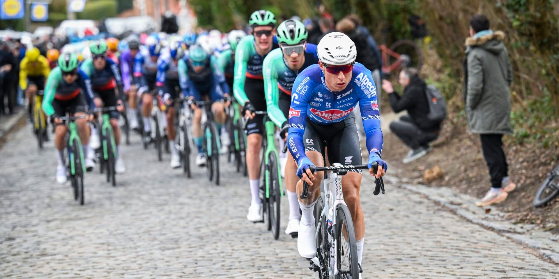 Philipsen shows strength but falls short in sprint: "No fresh legs left"