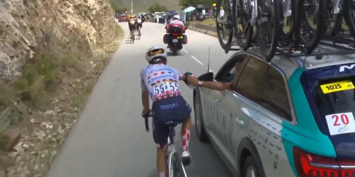 Tour 2025: Thibaut Pinot 'disgusted' by sticky bottle for Lenny Martinez, who then outsmarts Arensman