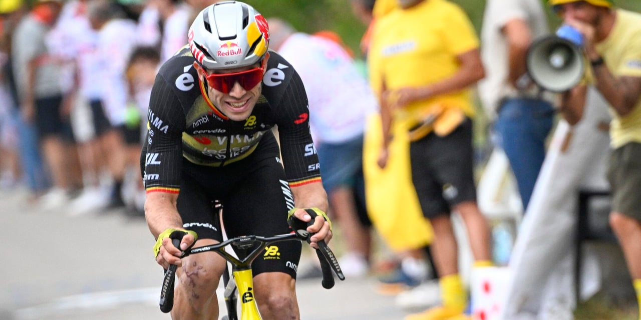 Van Aert on the attack - photo: Cor Vos