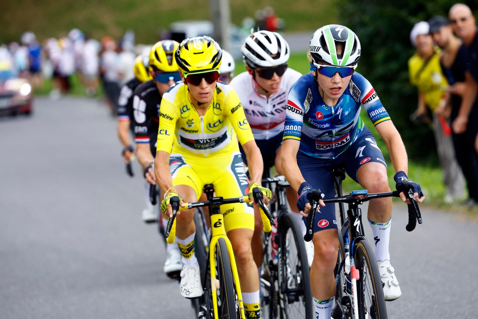 Sarah Gigante made her move uphill – photo: Cor Vos