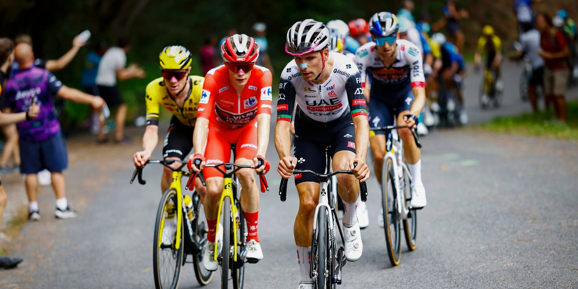 Vuelta 2025: Joao Almeida Can't Shake Jonas Vingegaard on Angliru but Still Wins Stage