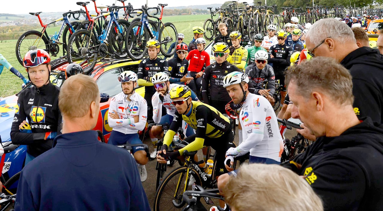 Incidents in NIBC Tour of Holland Prove Police Cannot Abandon Dutch Cycling