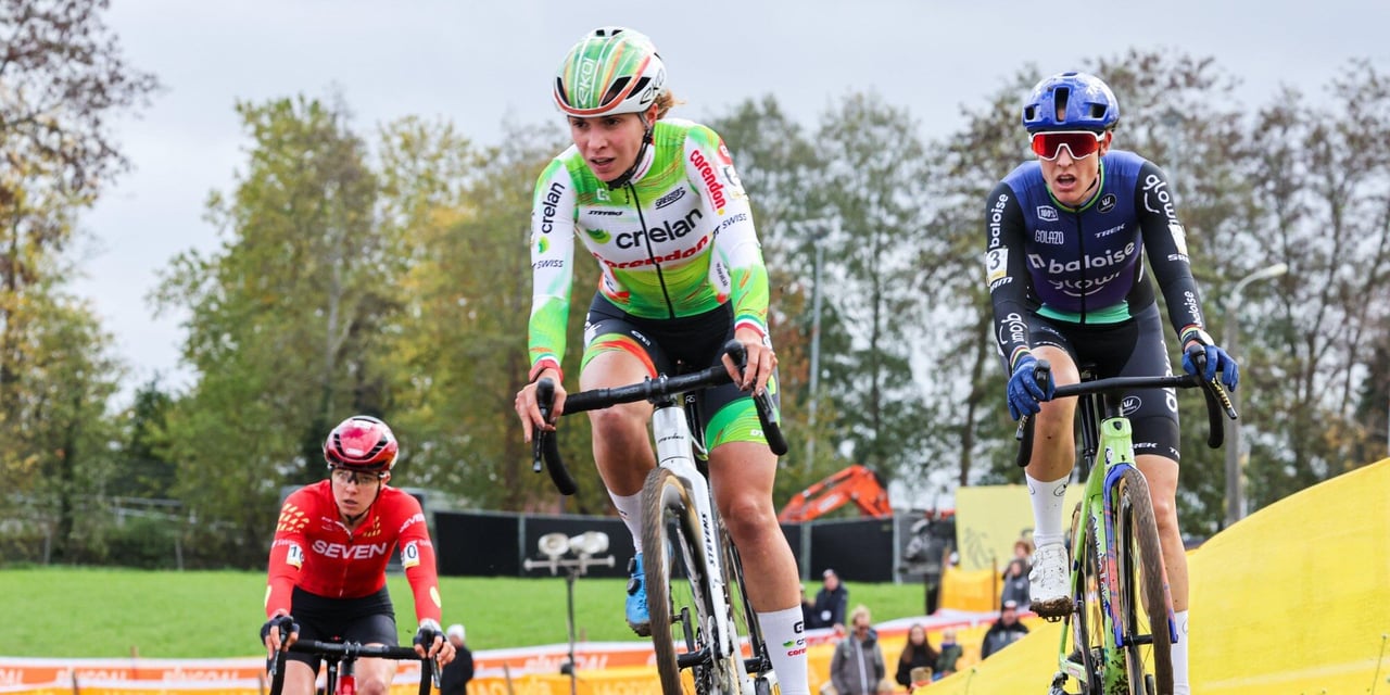 Strong Sara Casasola Soloes to Victory in Superprestige Overijse After Challenger Brand Falls