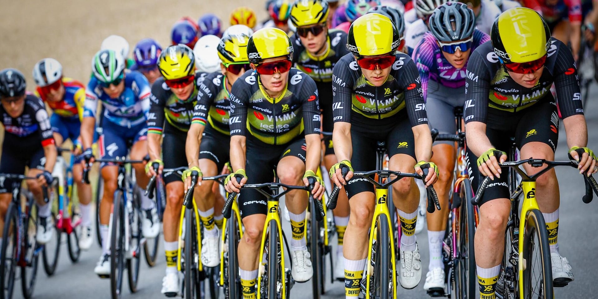 Visma | Lease a Bike Women Signs MTB Star Katharina Sadnik