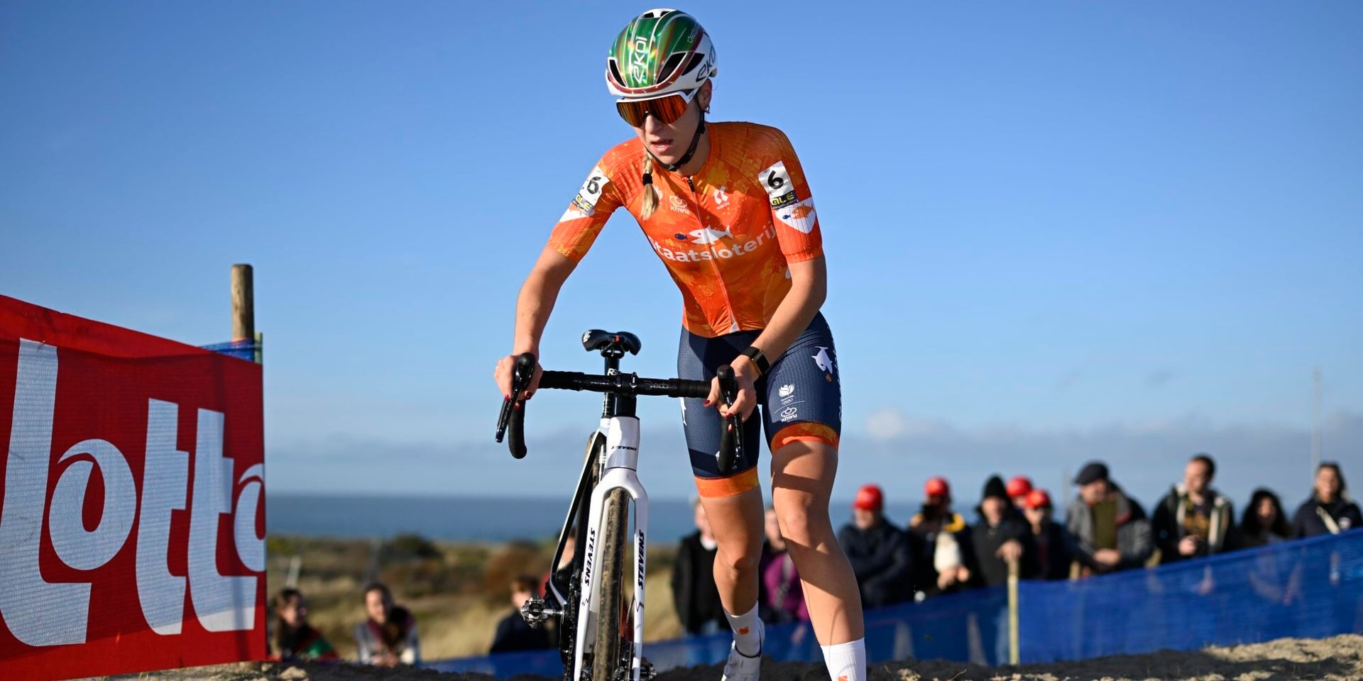 European Cyclocross Championships: Inge van der Heijden Soloes to Surprise Gold, All-Dutch Podium