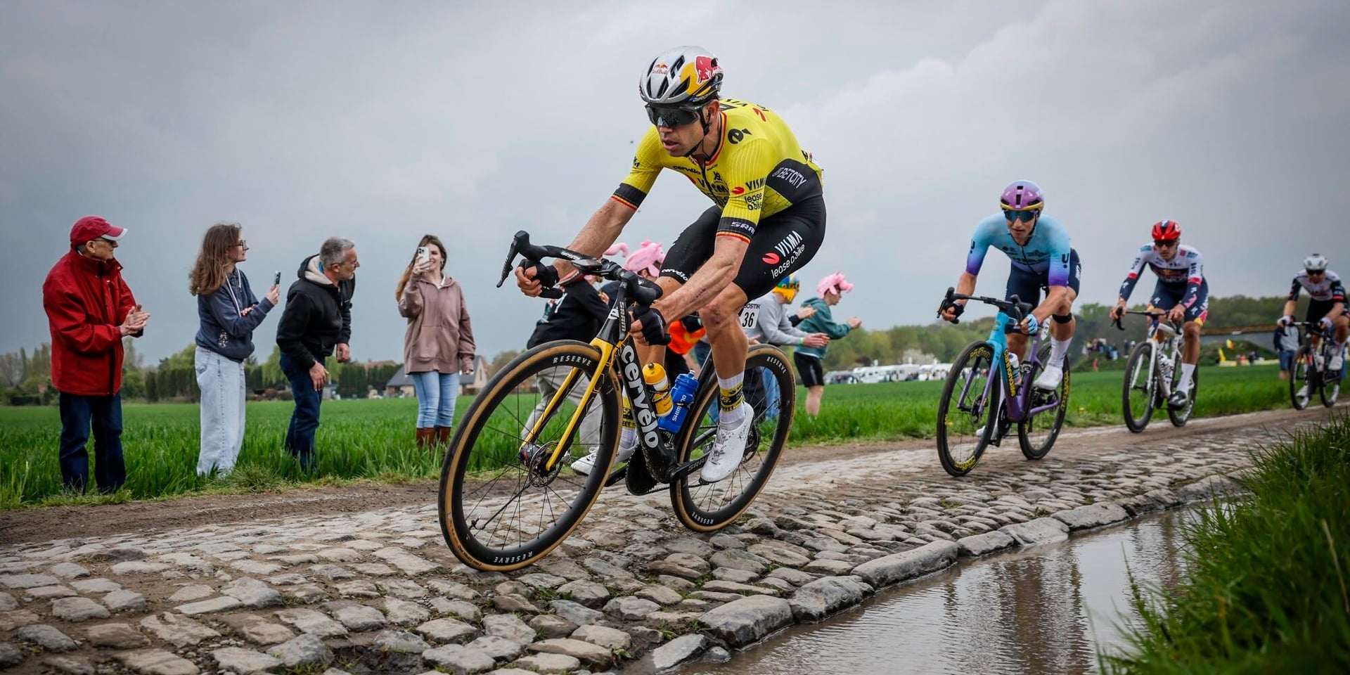UCI forbid Visma | Lease a Bike to use Gravaa system in Paris-Roubaix