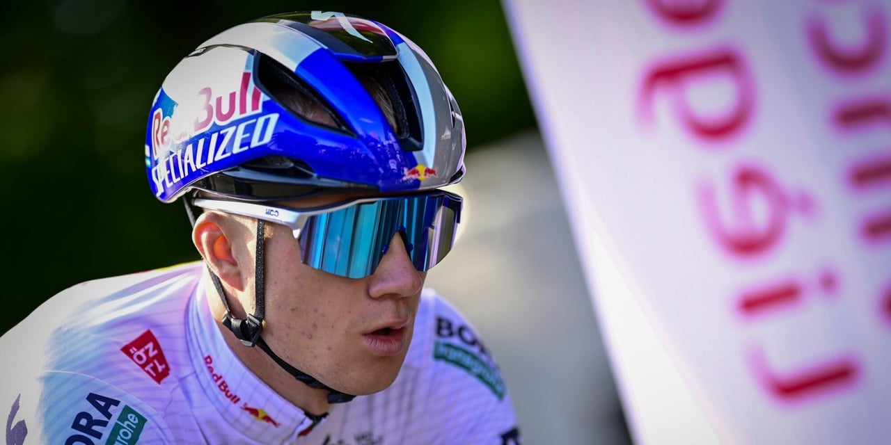 Jan Christen crashes Maxim Van Gils into barriers in Clásica Jaén sprint finish