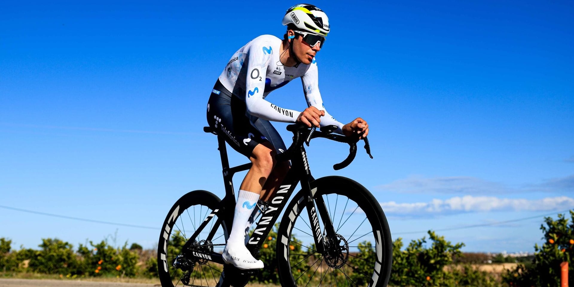Movistar withdraws Cian Uijtdebroeks from Valencia tour as a precaution