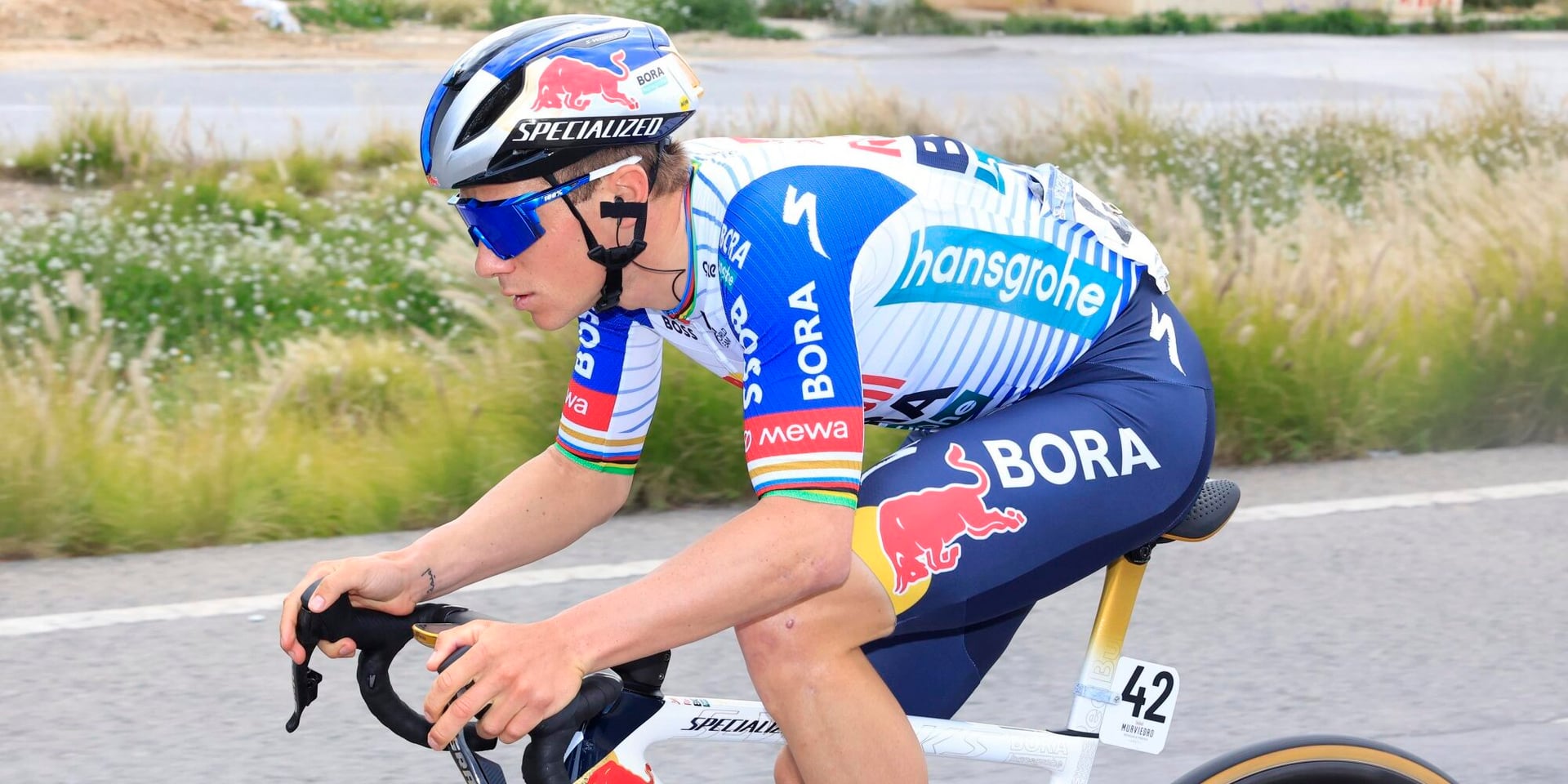 Remco Evenepoel stands in a class of his own in queen stage of the Tour of Valencia