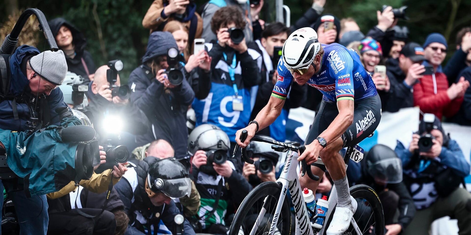 Van der Poel on the Muur - photo: Fotopersburo Cor Vos