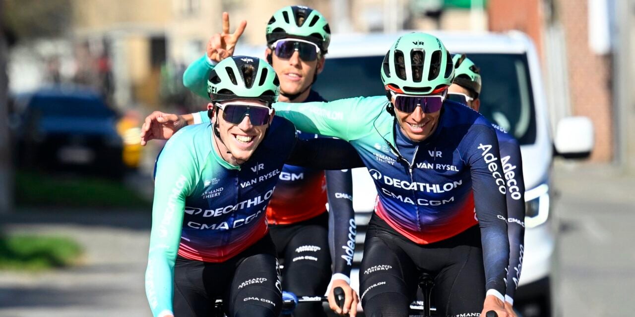 The mood is high in the French team - photo: photo agency Cor Vos