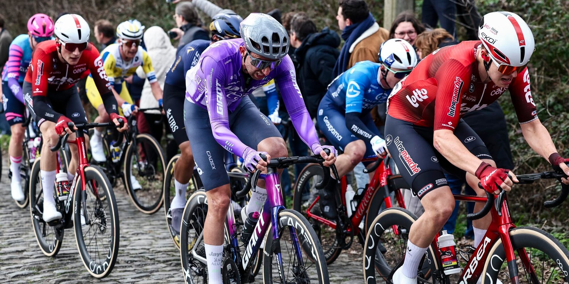 Amaury Capiot shreds rear wheel during Omloop, Cadex issues statement