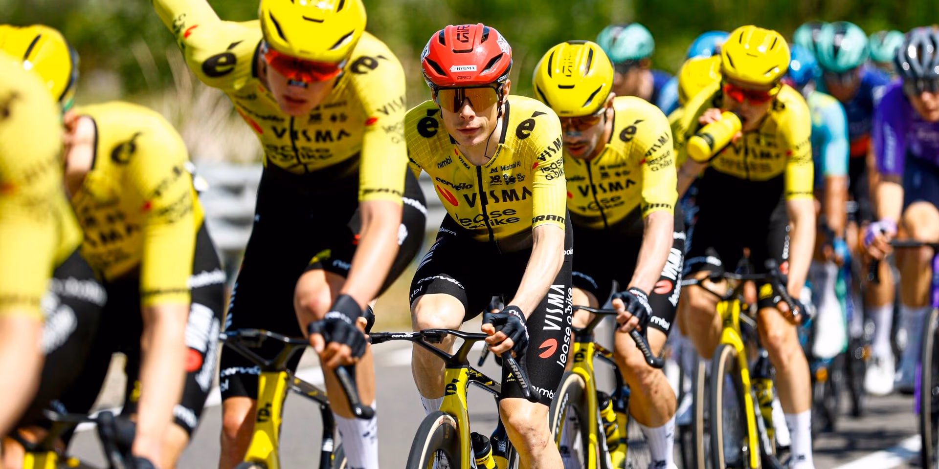 Visma has a smooth Giro day, but Vingegaard just misses bonus seconds