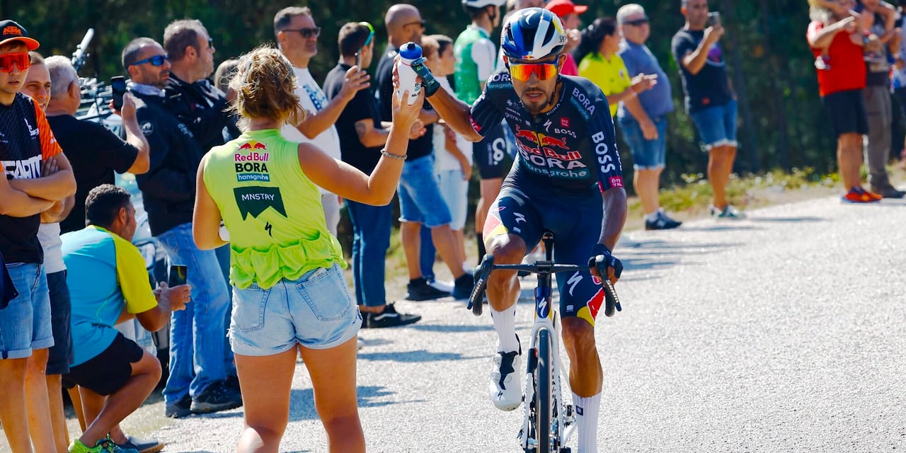Tour de France Hydration Update: UCI Modifies Feeding Regulations