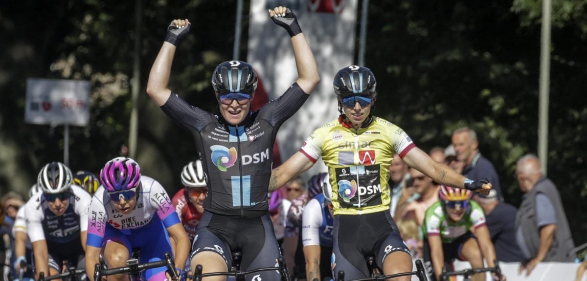 Kool was allowed to score her first WorldTour win as Wiebes’ lead-out at the end of 2020 in the Simac Ladies Tour – photo: Cor Vos