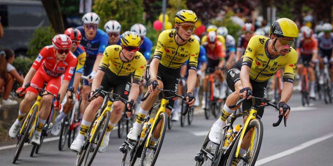 Victor Campenaerts and his teammates from Visma | Lease a Bike - photo: Cor Vos