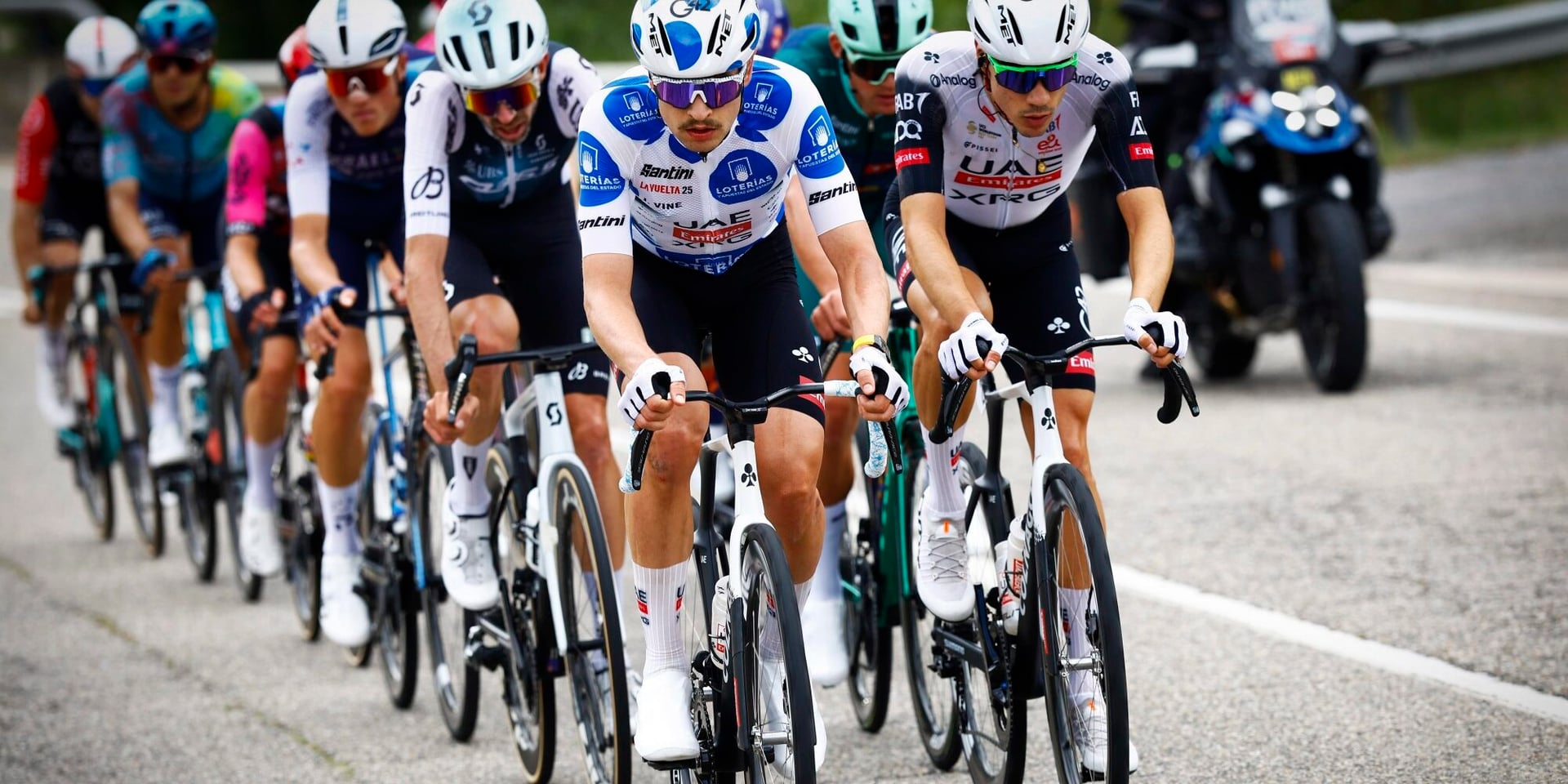 All eyes in the break were on Ayuso and Vine - photo: Cor Vos