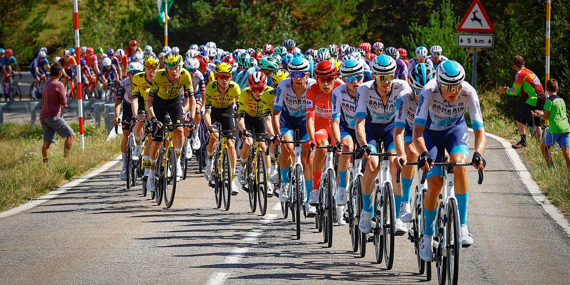 Bahrain-Victorious controlled most of the stage - photo: Cor Vos