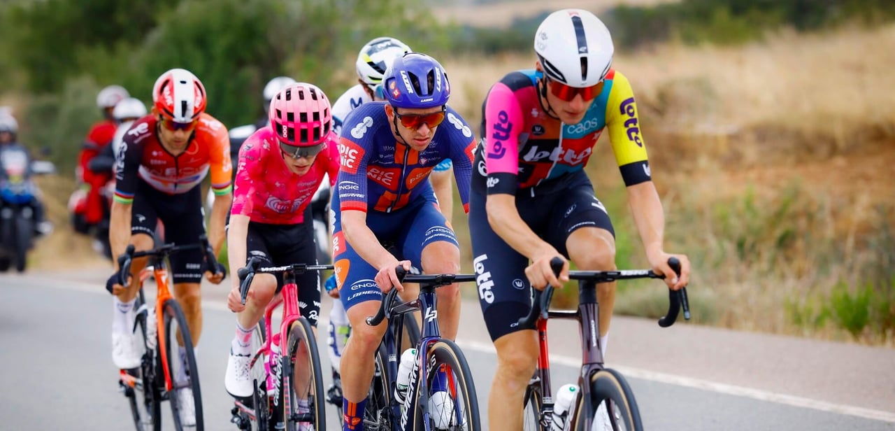 The five leaders at work - photo: Cor Vos