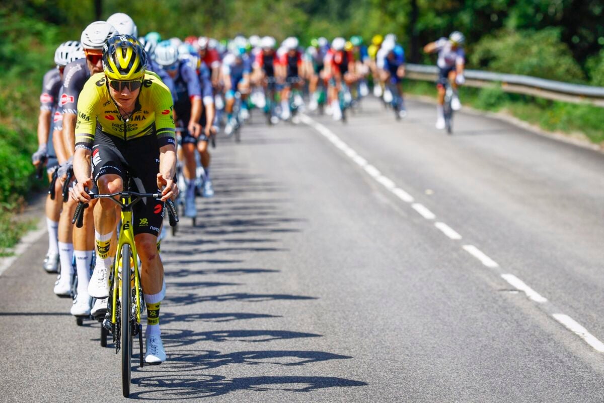 Kelderman and Van Baarle spent a long time at the front of the peloton on behalf of Visma | Lease a Bike - photo: Cor Vos