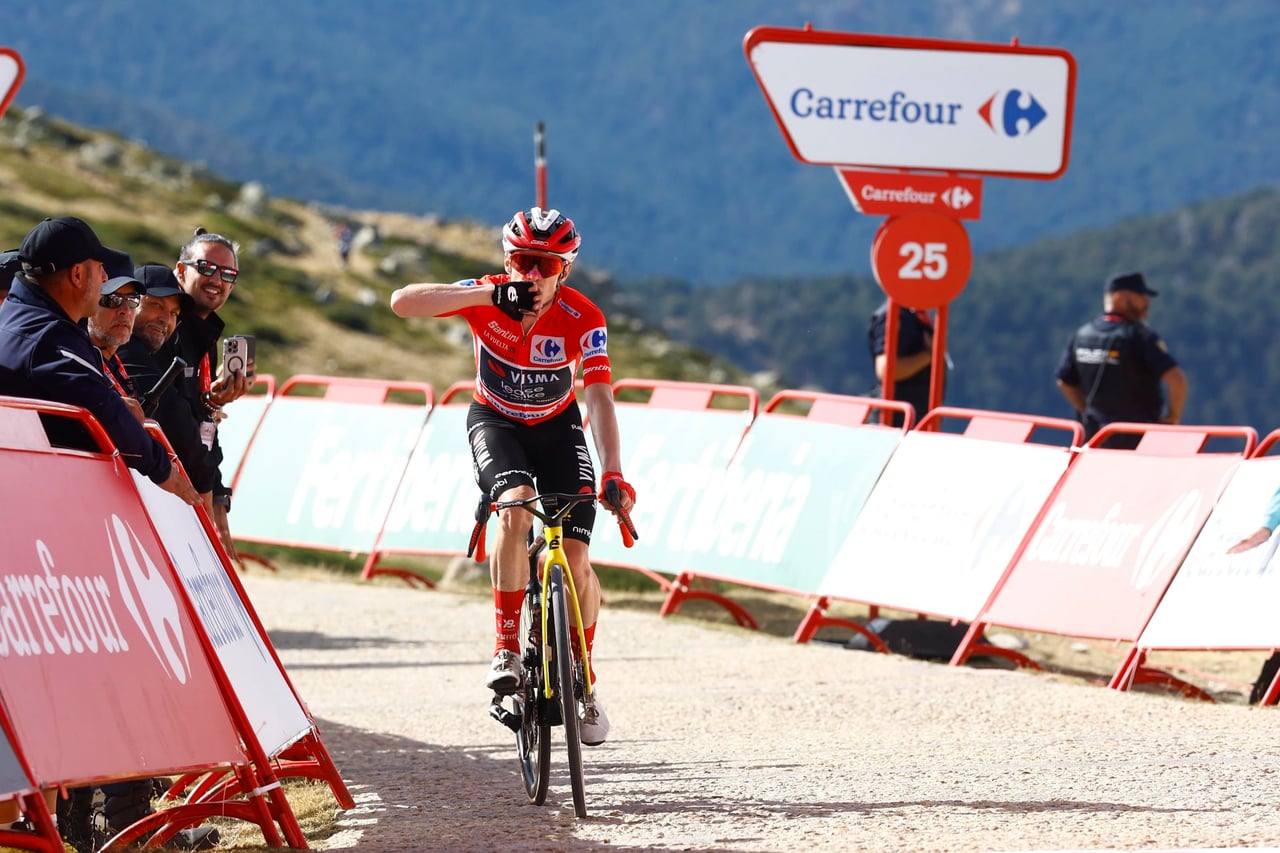 Vingegaard sprinted to the stage win and clearly showed he was the strongest - photo: Cor Vos