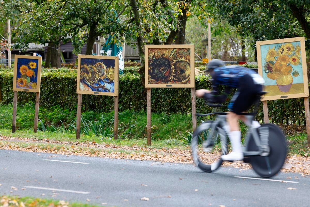 The time trial in Etten-Leur was themed around former resident Vincent van Gogh – photo: Fotopersburo Cor Vos