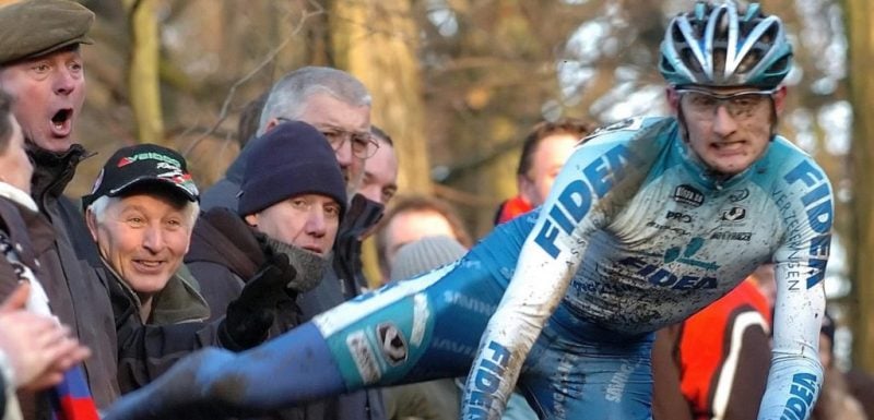 The famous karate kick – photo: Cor Vos