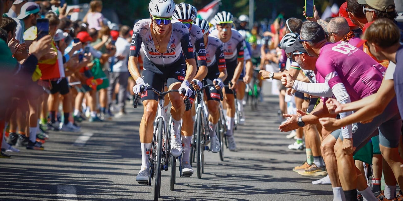 UAE Emirates XRG controlled the peloton - photo: Cor Vos