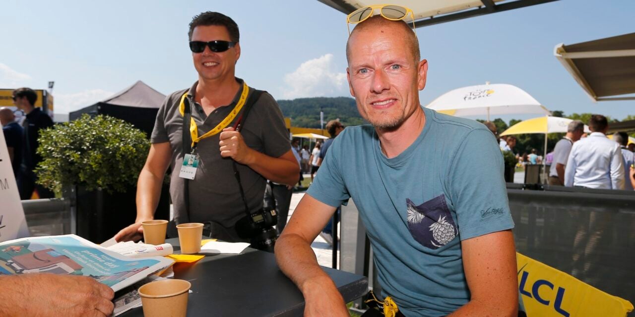 Rasmussen at work as a journalist during the 2018 Tour, next to him Raymond Kerckhoffs – photo: fotopersburo Cor Vos