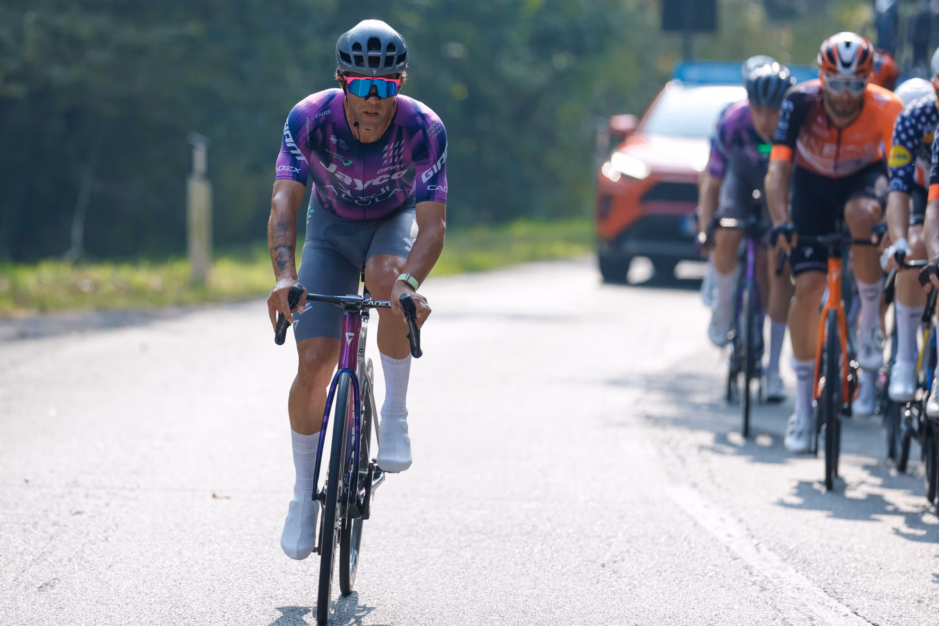 Michael Matthews Expresses Gratitude to Tadej Pogačar