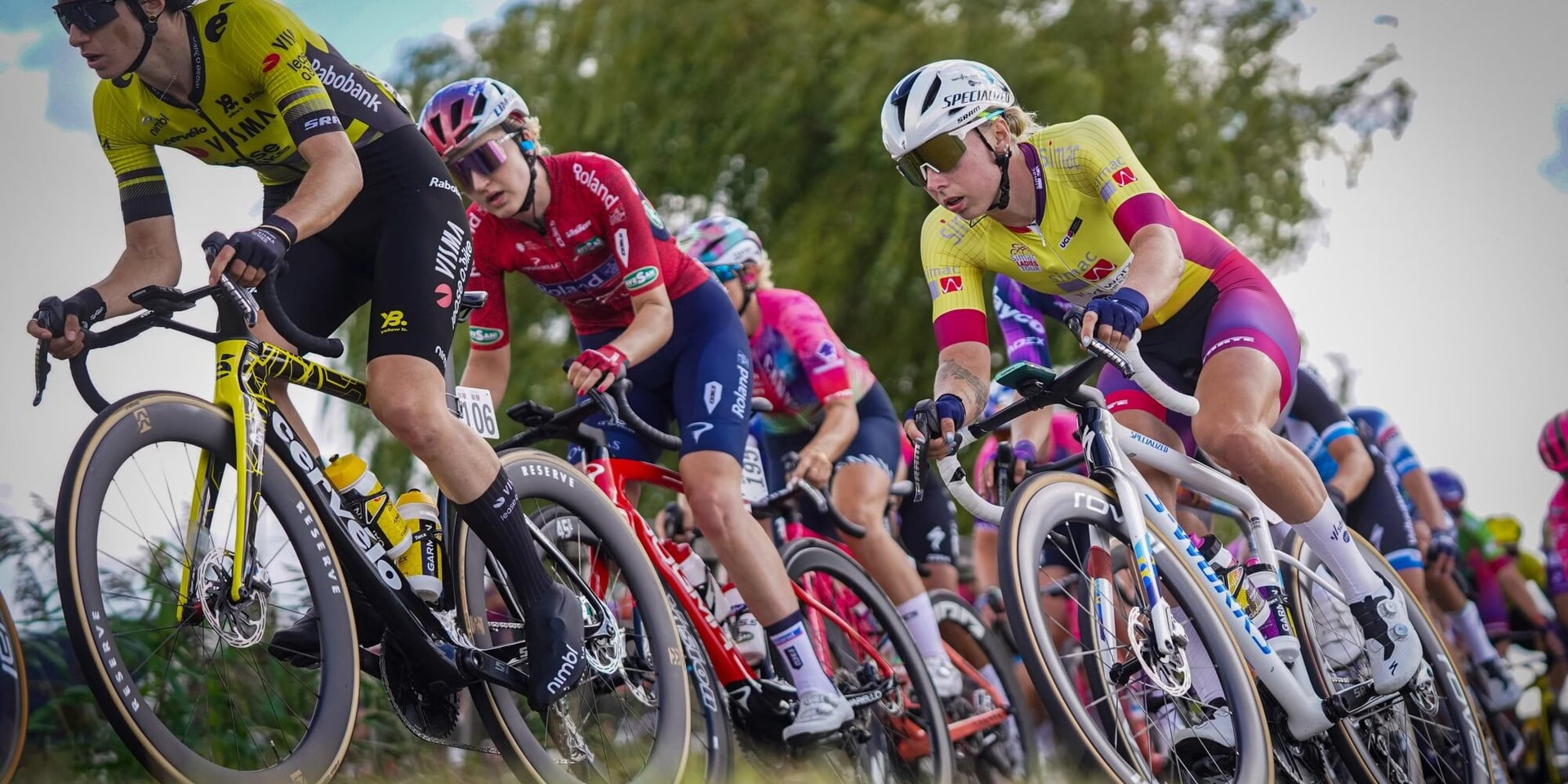 Lorena Wiebes hit by car, driver flees: "This could have ended much worse"