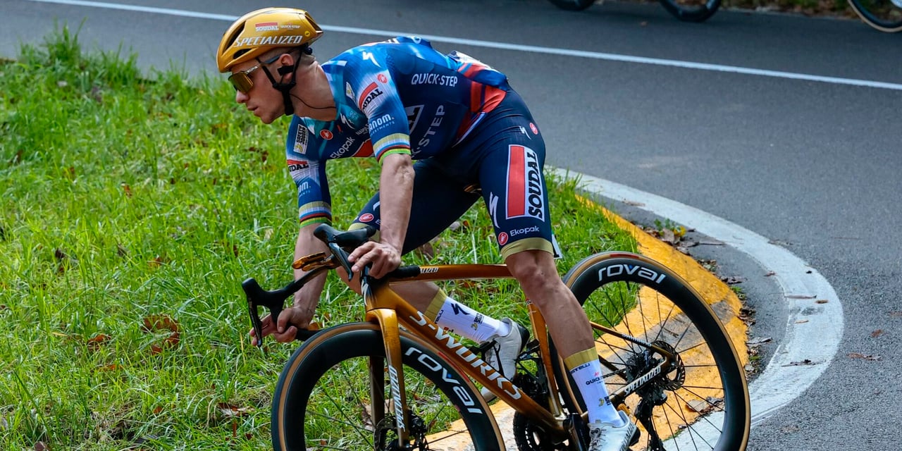 Why cyclists can’t ride in their new kit immediately after a transfer