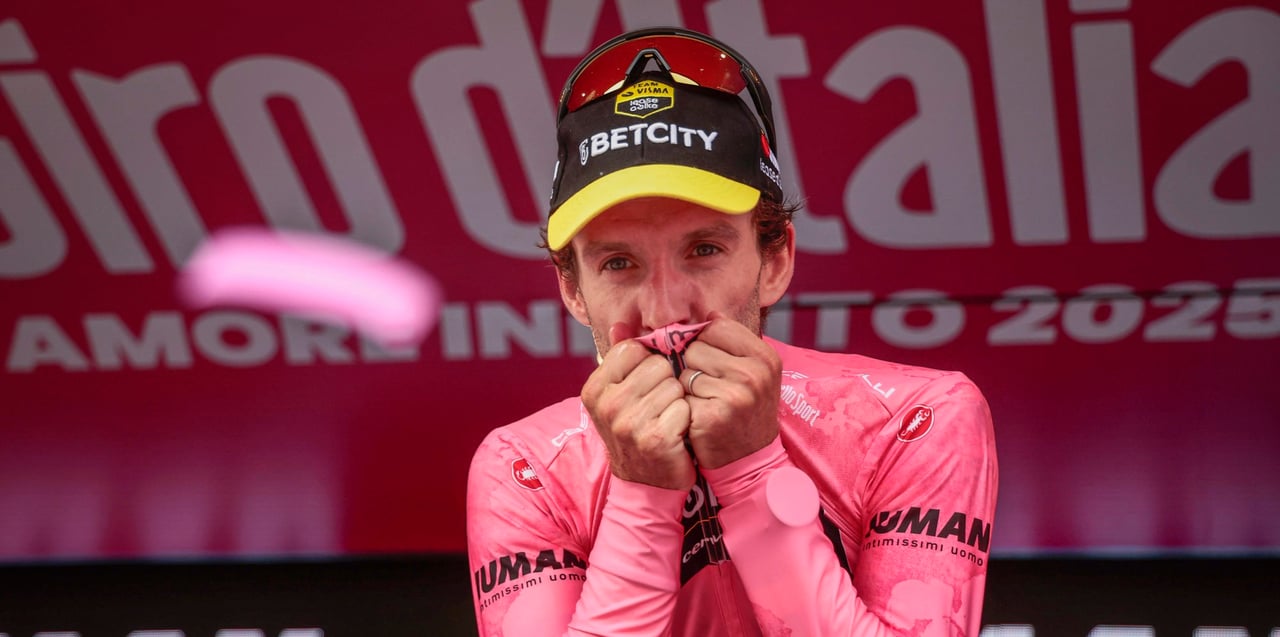 Simon Yates aims to defend title in Giro, but debate continues at Visma | Lease a Bike
