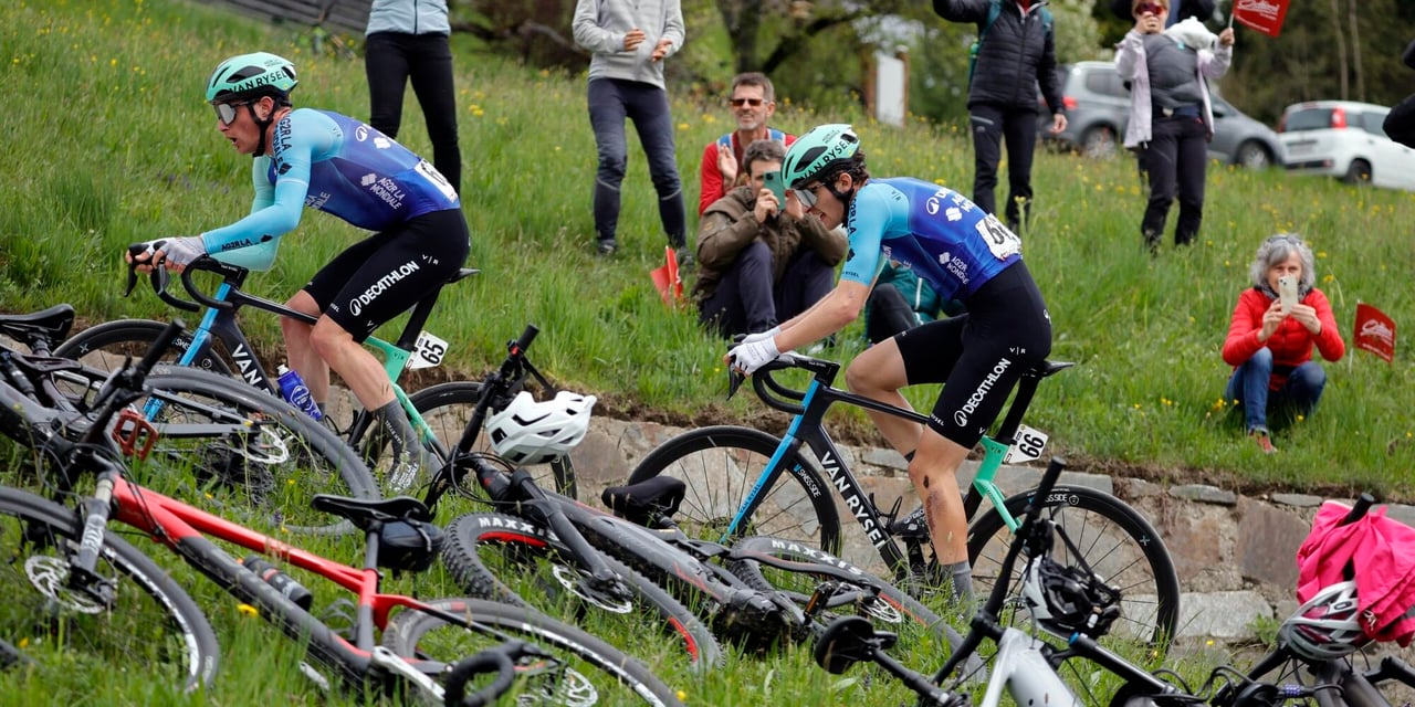 Seixas drafting behind Nicolas Prodhomme during the Tour of the Alps - photo: Fotopersburo Cor Vos