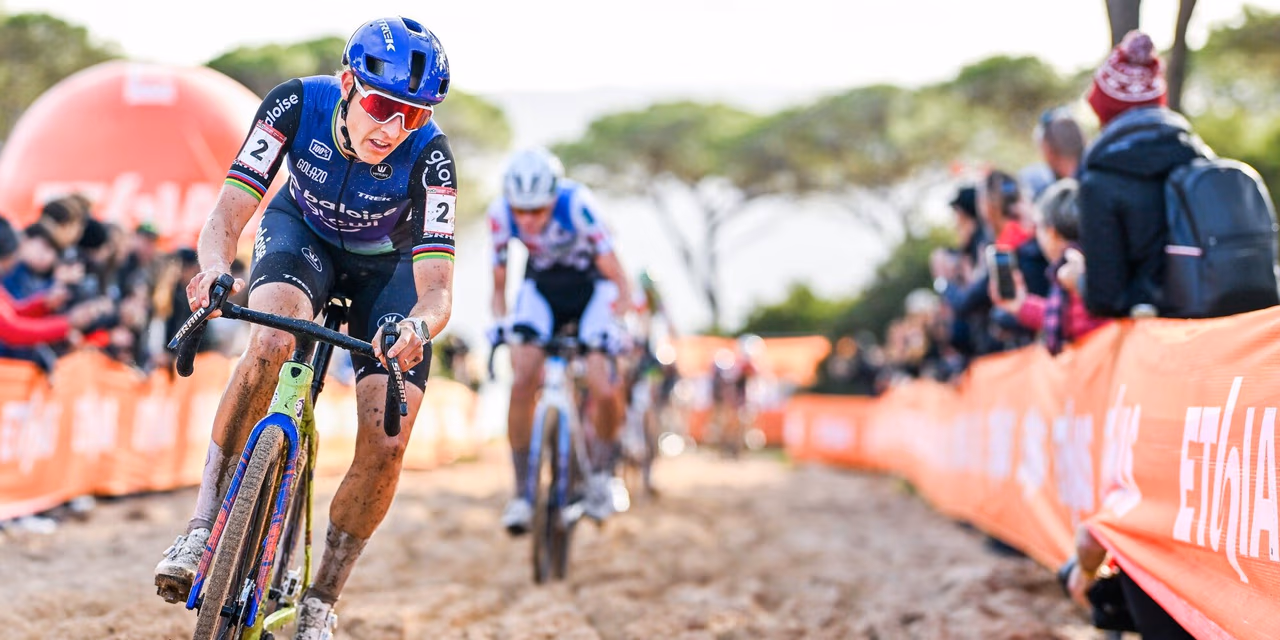 Lucinda Brand deeply emotional after victory: "home situation not ideal"