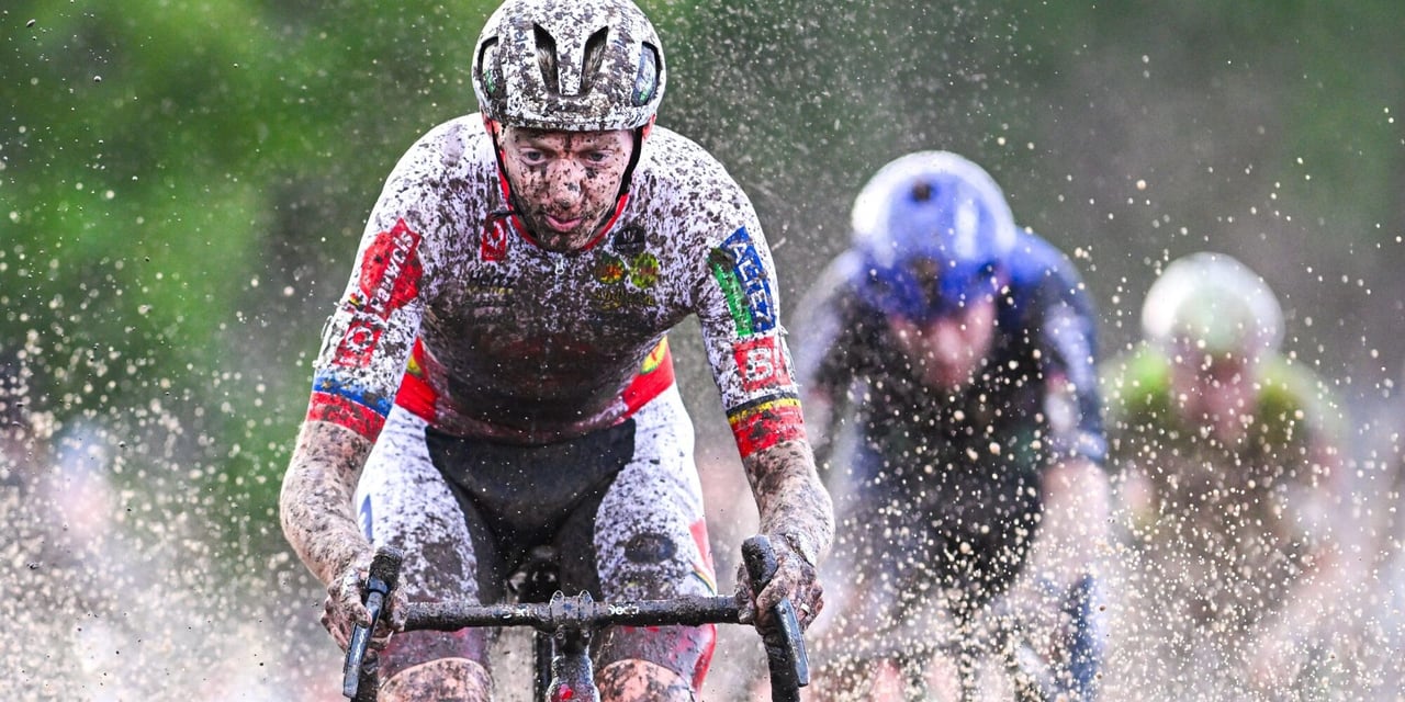 Michael Vanthourenhout wins thrilling World Cup cyclocross in Sardinia