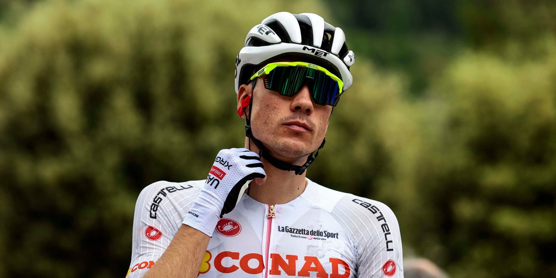 Juan Ayuso refuses questions about UAE Emirates on media day: "Keep it to this statement"