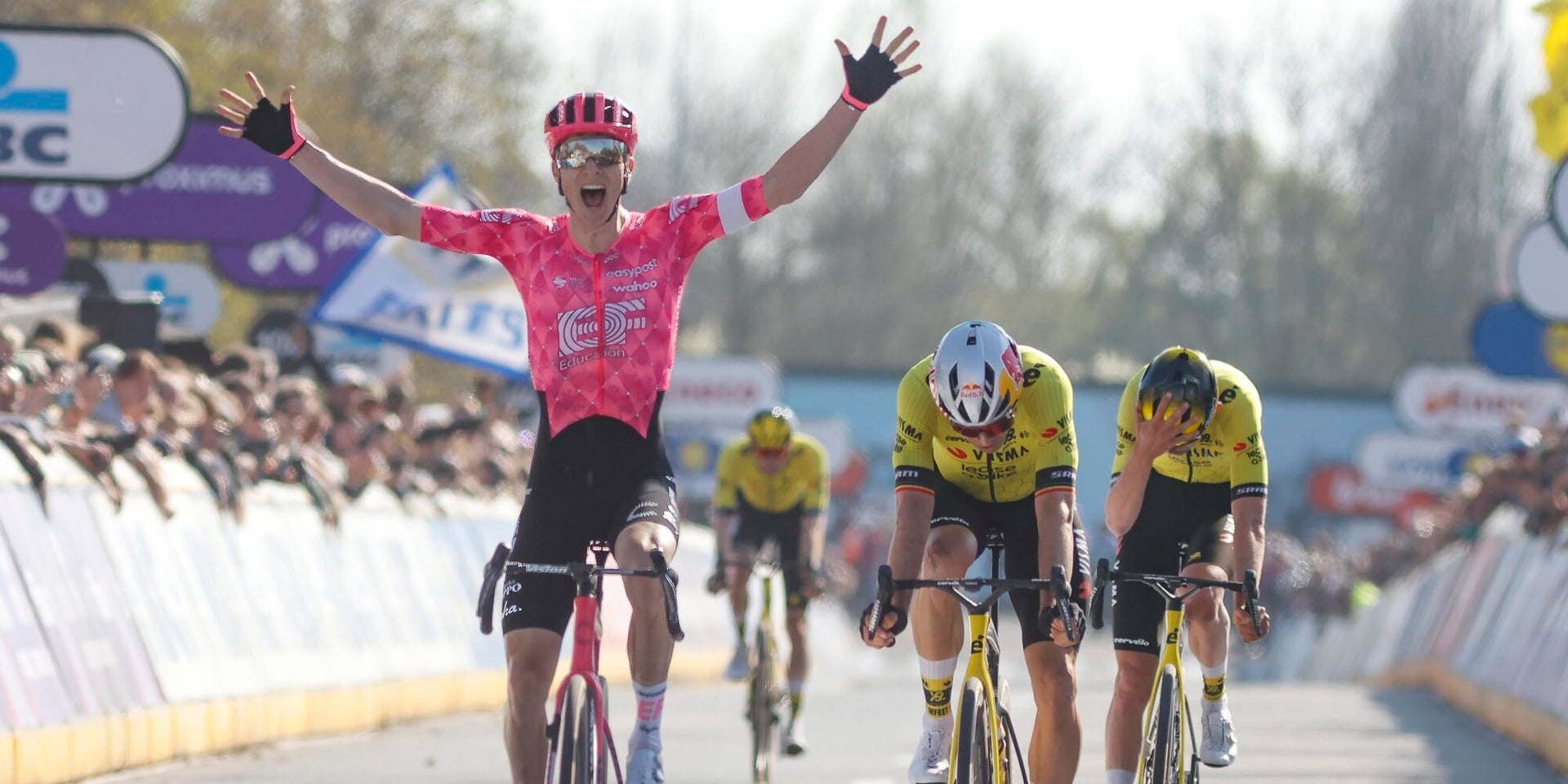 Powless surprises friends, foes, Visma | Lease a Bike and himself in Dwars door Vlaanderen – photo: Cor Vos