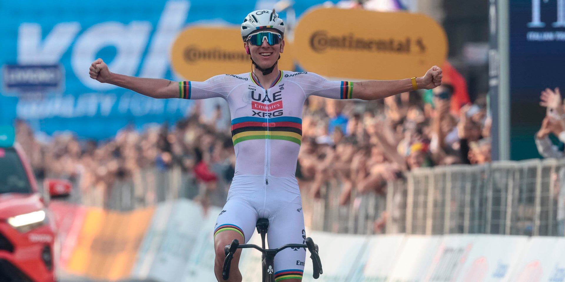 A now familiar sight: a victorious Pogacar - photo: Fotopersburo Cor Vos