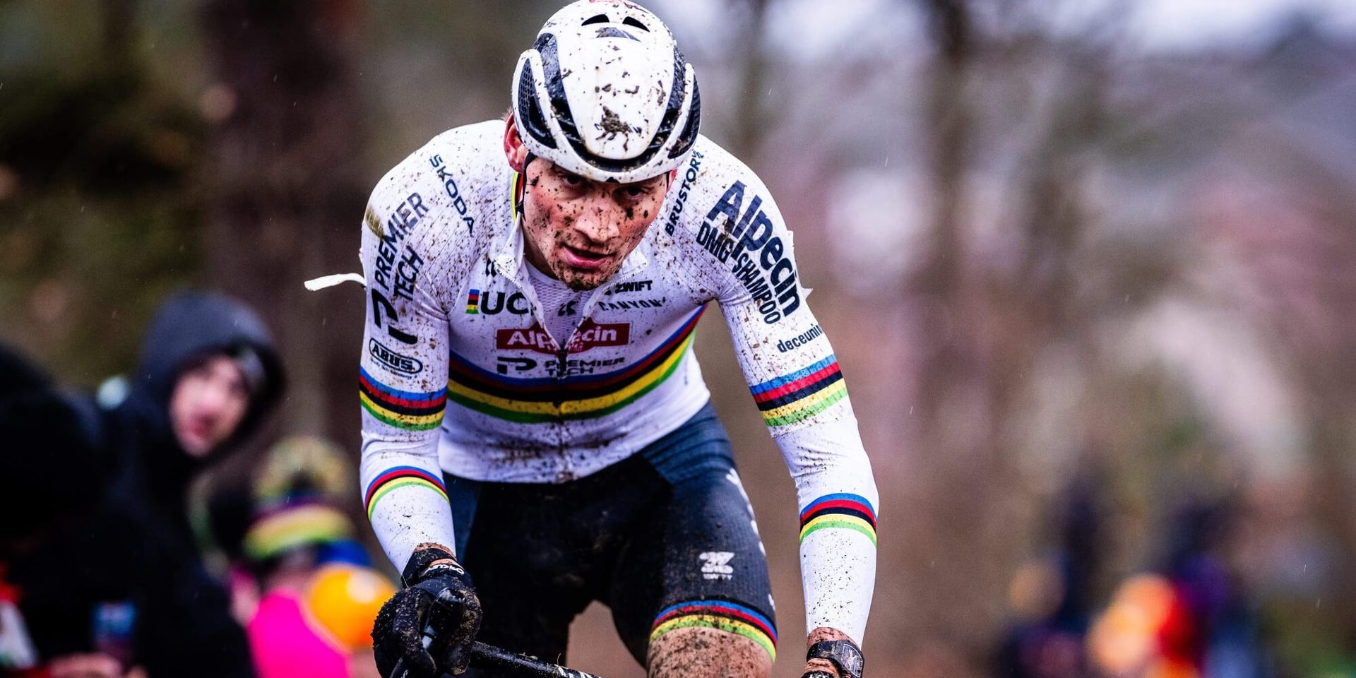 Mathieu van der Poel takes victory in memorable Zilvermeercross after Wout van Aert crash