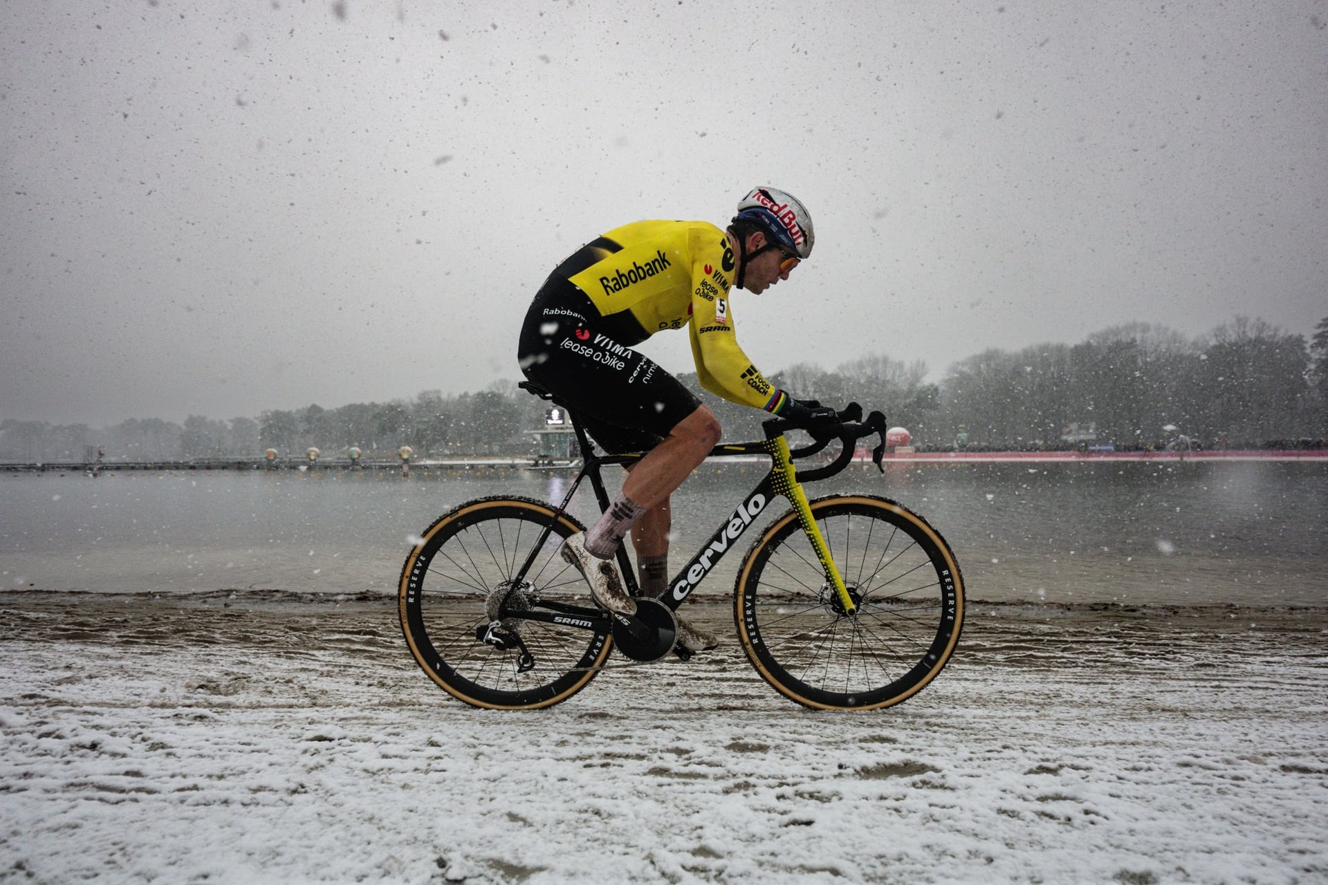 Wout van Aert Suffers Ankle Fracture and Ends his Cyclocross Season