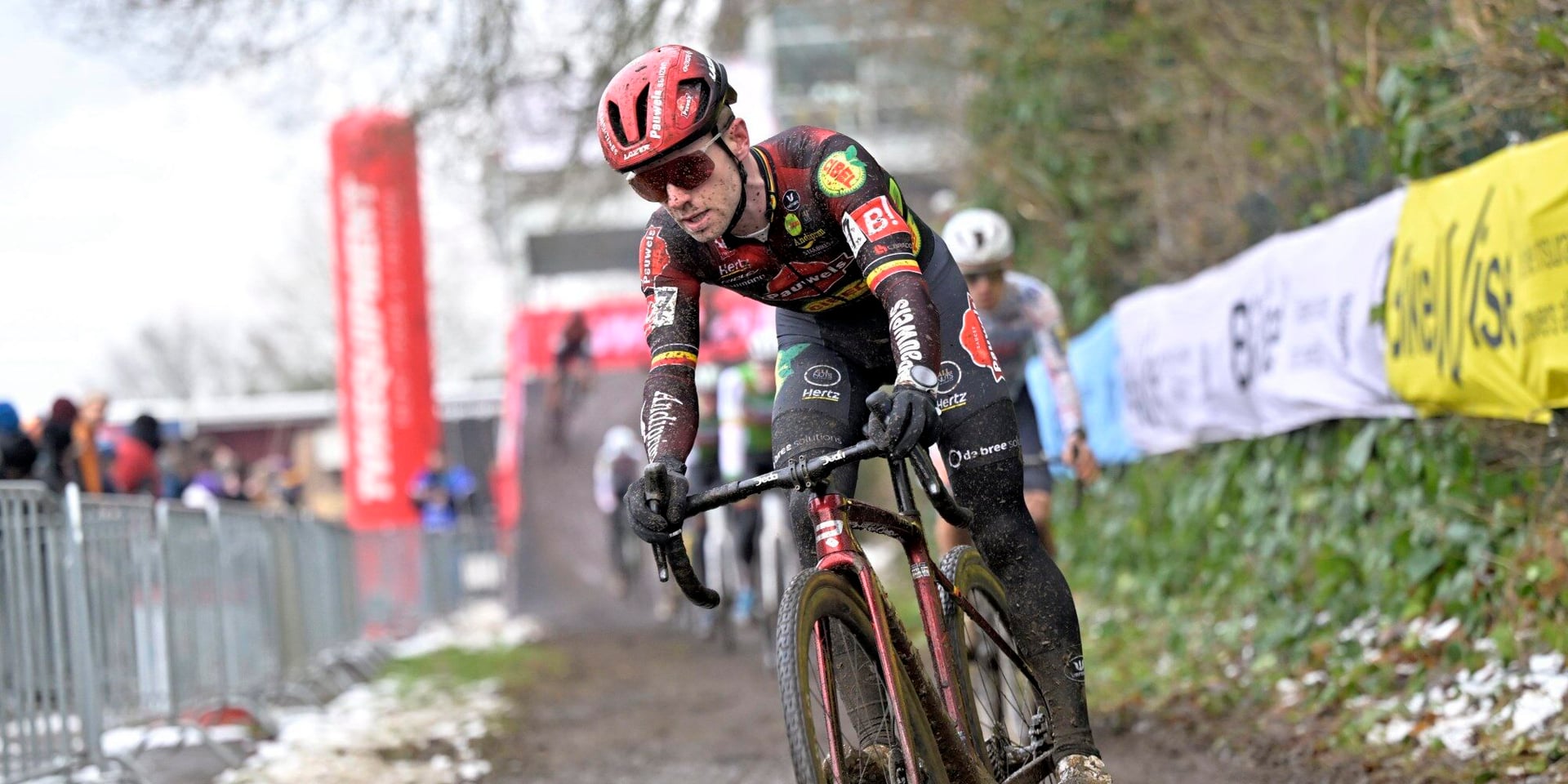 Eli Iserbyt battered after four surgeries: "I'll never be able to cycle or run again"
