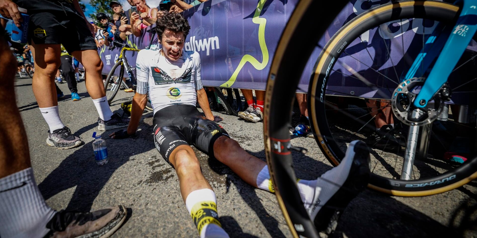 Uijtdebroeks catching his breath after the final stage of the Czech Cycling Tour - photo: Fotopersburo Cor Vos