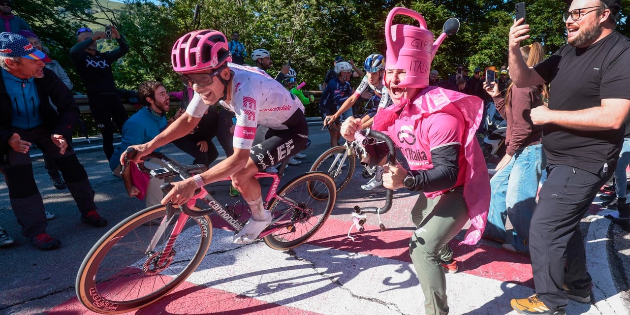 Richard Carapaz aims for sporting revenge in Giro d'Italia
