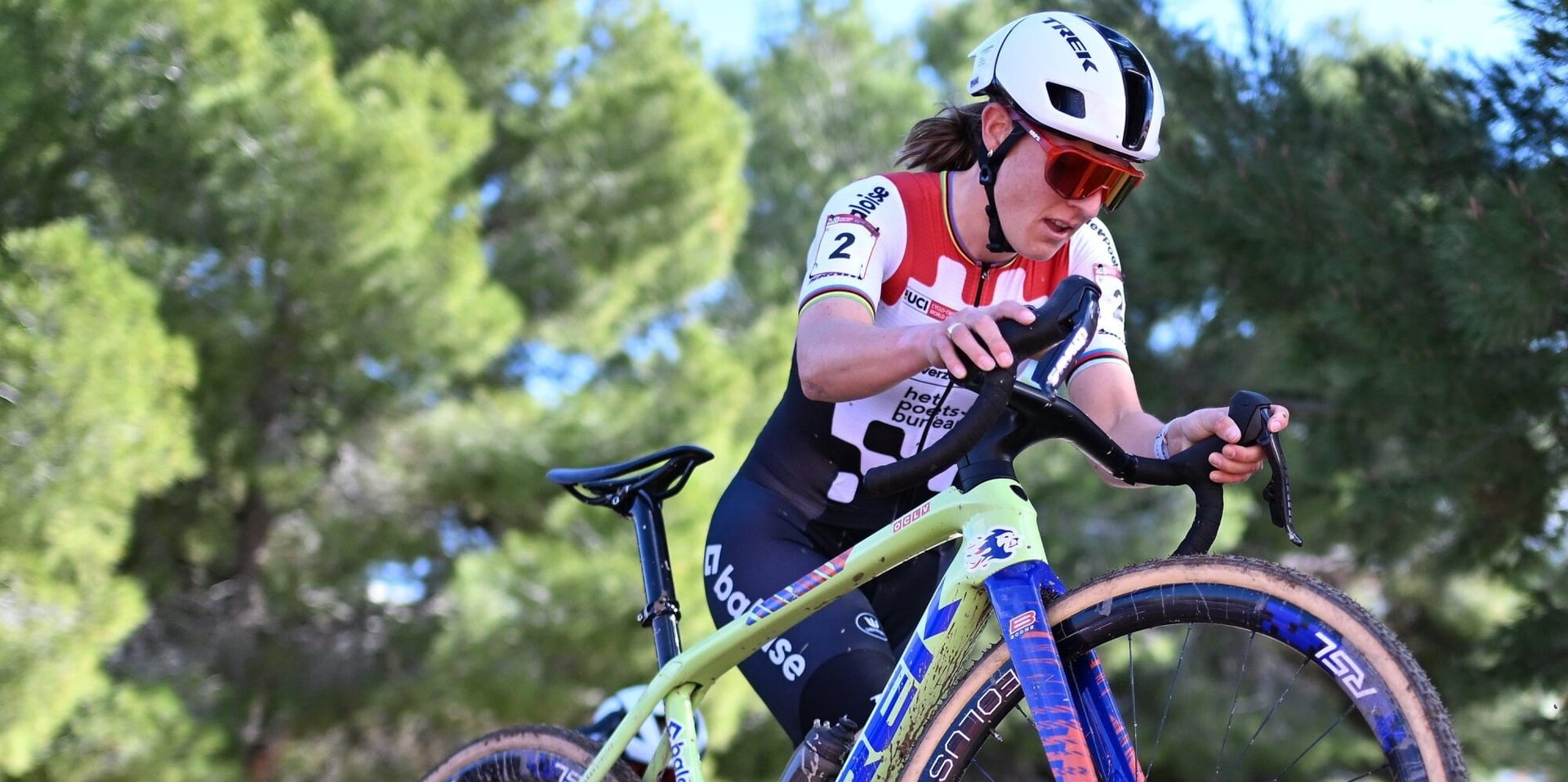 Lucinda Brand restores order with commanding win at Benidorm World Cup