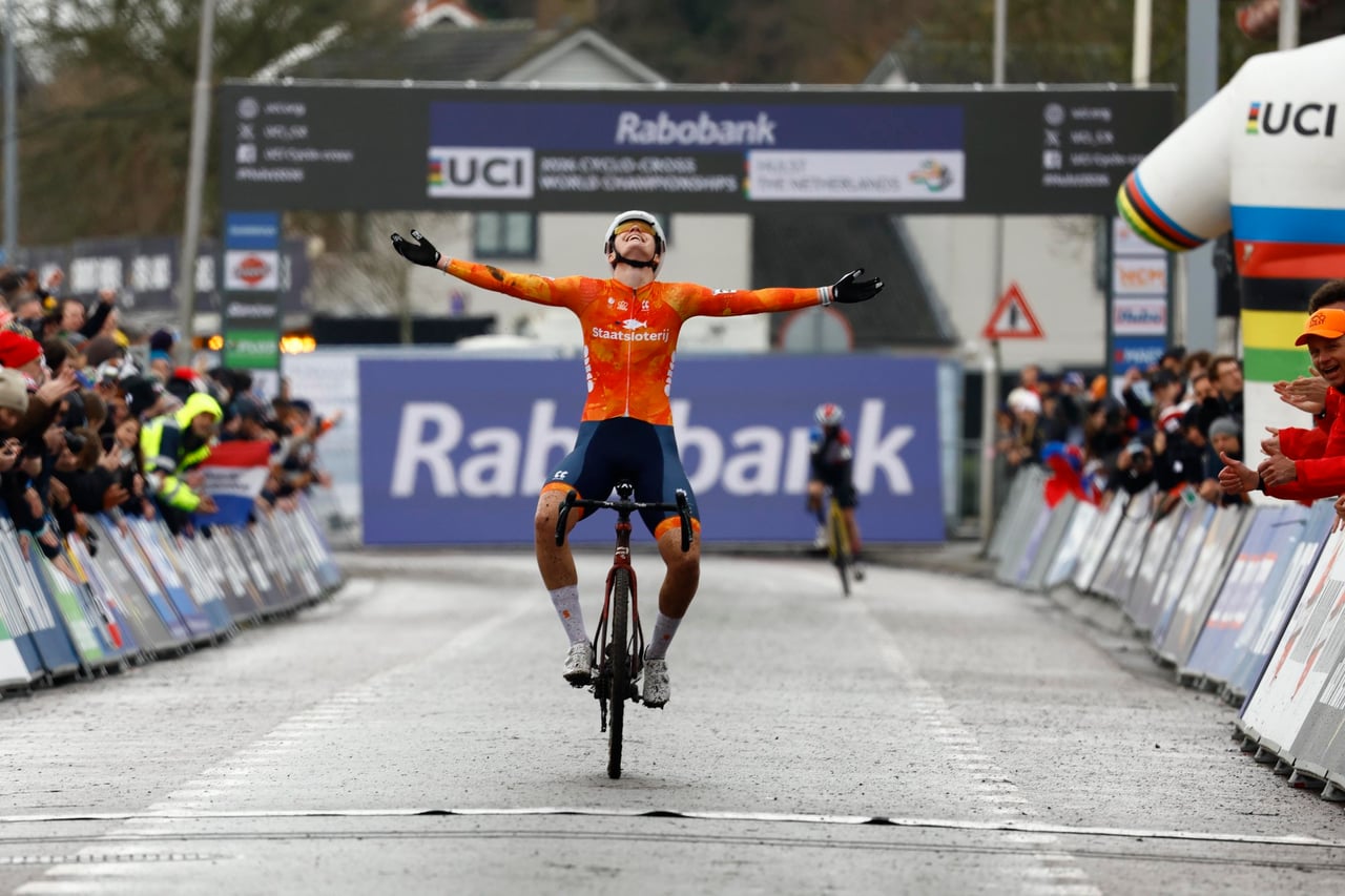 Cyclocross world championships 2026: Leonie Bentveld wins under-23 world title