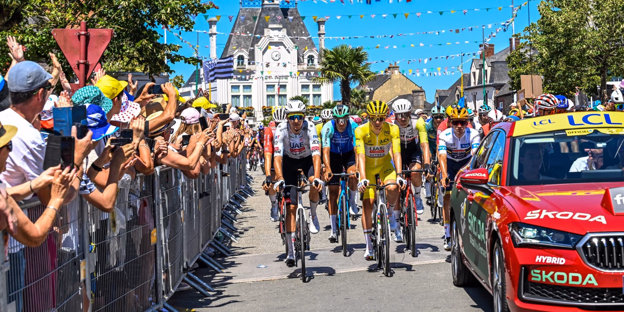 UCI intensifies safety inspections on wheels, tires, and barriers